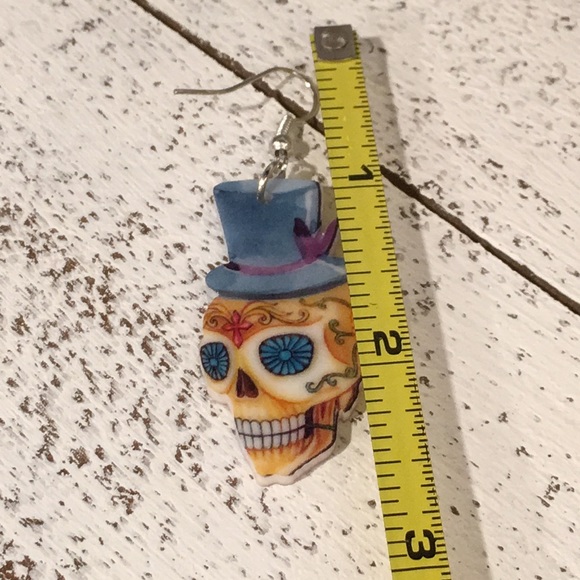 Skull Acrylic Earrings - Picture 7 of 8